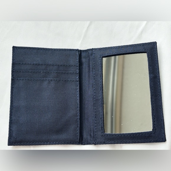 Sale🔥 Authentic Giorgio Armani Card Holder with Mirror - Picture 4 of 7